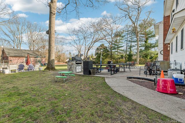 98 Auborn Avenue, Shirley, NY 11967