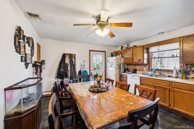 98 Auborn Avenue, Shirley, NY 11967