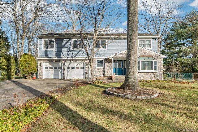 98 Auborn Avenue, Shirley, NY 11967