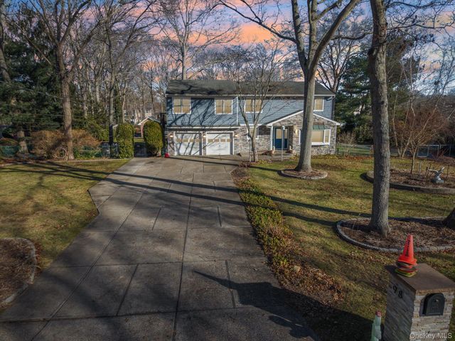 98 Auborn Avenue, Shirley, NY 11967