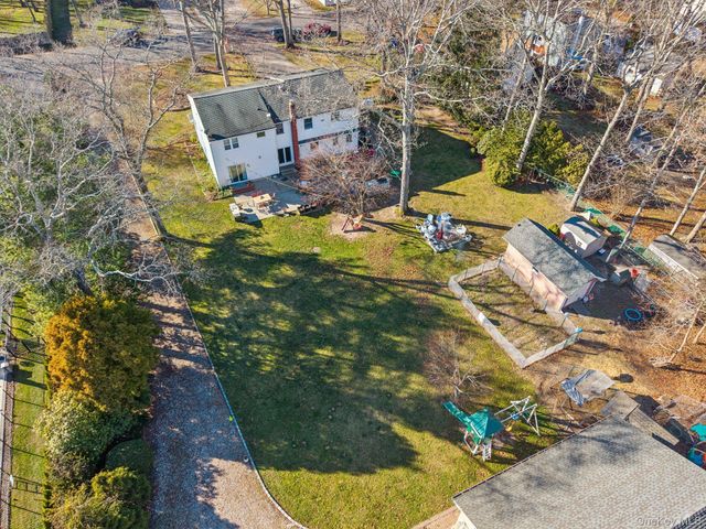 98 Auborn Avenue, Shirley, NY 11967