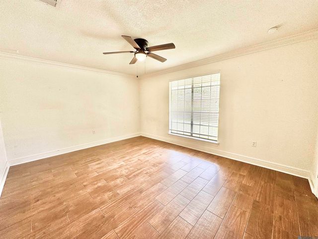 5016 Five Forks Dr, Baton Rouge, LA 70817