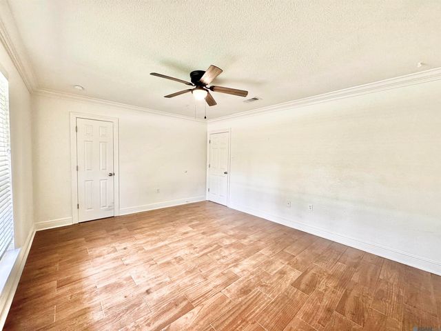 5016 Five Forks Dr, Baton Rouge, LA 70817