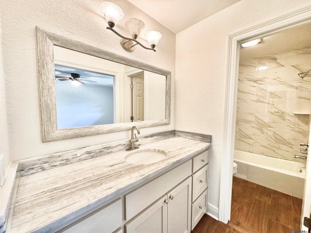 5016 Five Forks Dr, Baton Rouge, LA 70817
