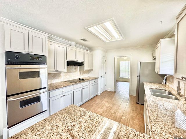 5016 Five Forks Dr, Baton Rouge, LA 70817