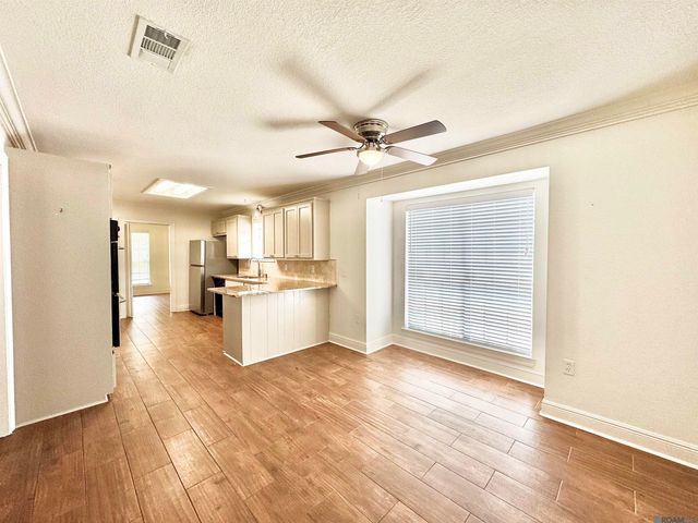 5016 Five Forks Dr, Baton Rouge, LA 70817