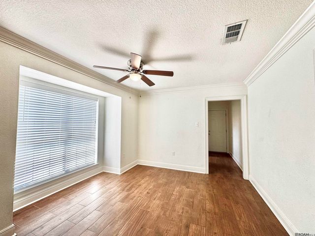 5016 Five Forks Dr, Baton Rouge, LA 70817