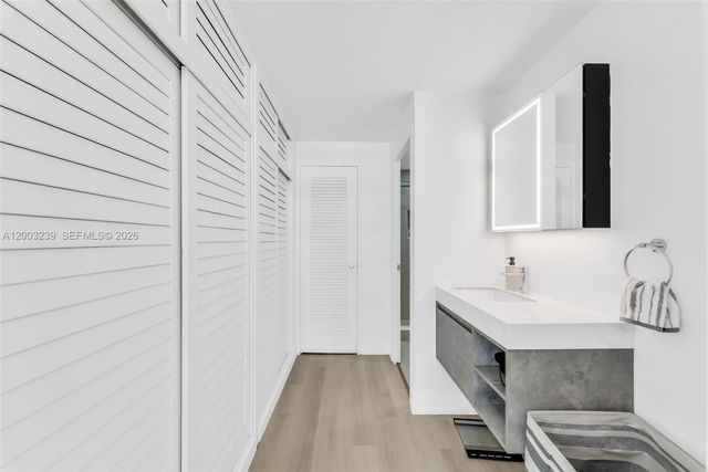 1408 Brickell Bay Dr 518, Miami, FL 33131