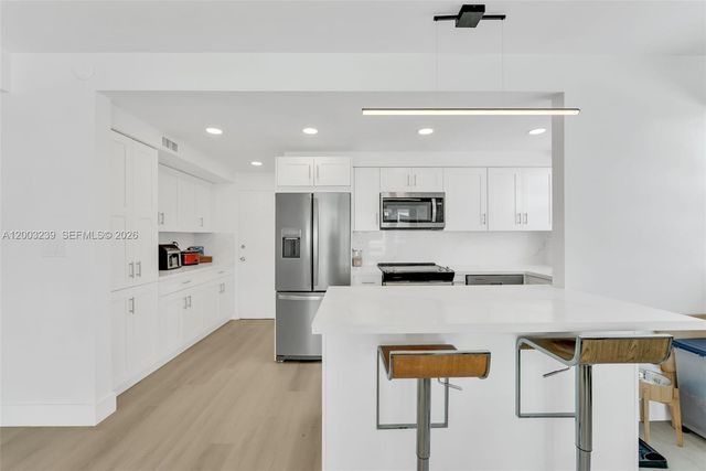 1408 Brickell Bay Dr 518, Miami, FL 33131