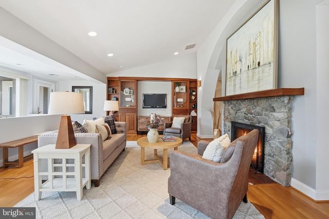 5600 16TH ST N, Arlington, VA 22205