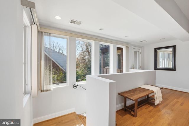 5600 16TH ST N, Arlington, VA 22205