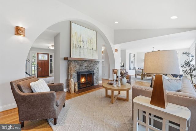 5600 16TH ST N, Arlington, VA 22205