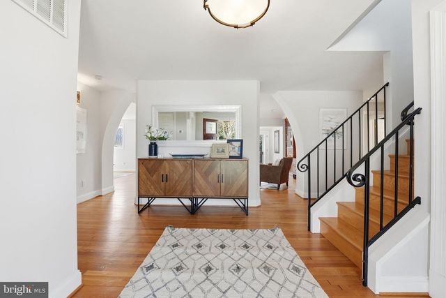 5600 16TH ST N, Arlington, VA 22205