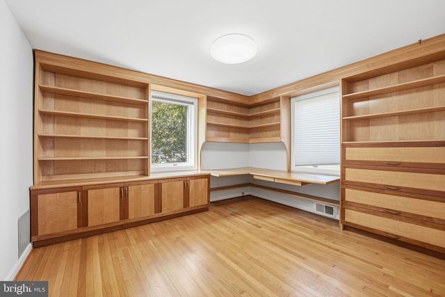 5600 16TH ST N, Arlington, VA 22205