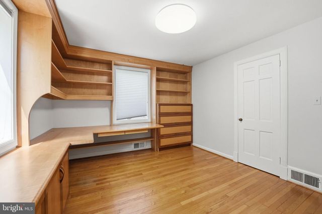 5600 16TH ST N, Arlington, VA 22205