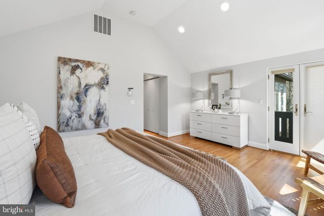 5600 16TH ST N, Arlington, VA 22205