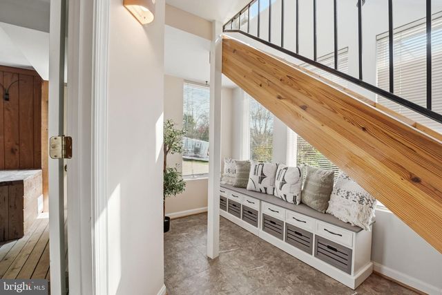 5600 16TH ST N, Arlington, VA 22205