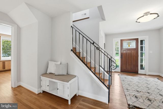 5600 16TH ST N, Arlington, VA 22205