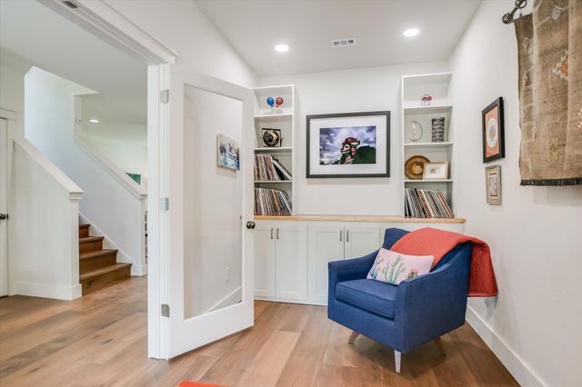 2707 La Mesa DR, Austin, TX 78704