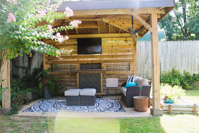 624 Cedar, West Helena, AR 72390