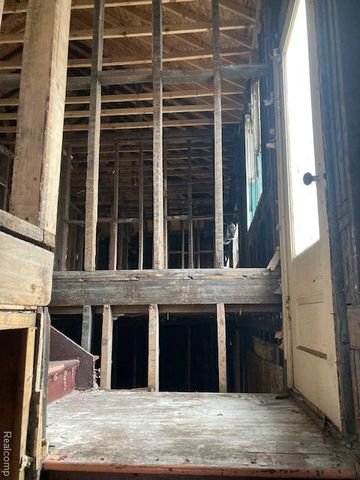 4425 Uthes Street, Detroit, MI 48209