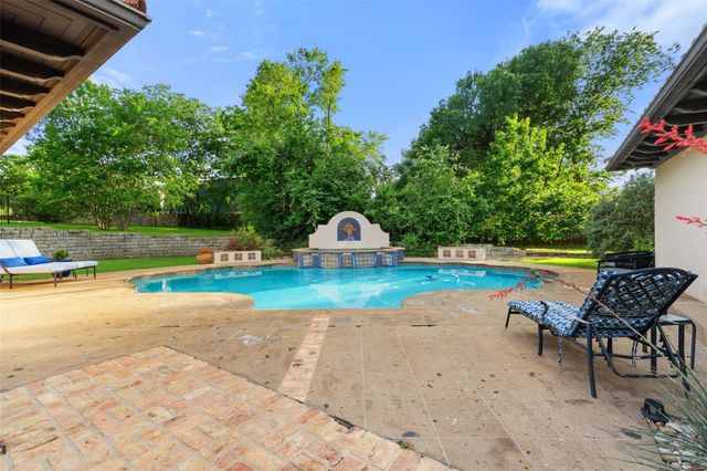 300 Bent Tree CT, West Lake Hills, TX 78746
