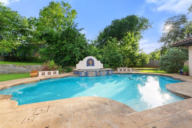 300 Bent Tree CT, West Lake Hills, TX 78746