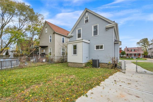 1202 Oberlin Avenue, Lorain, OH 44052