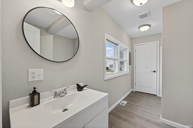 178 SE 7th Street, Linton, IN 47441