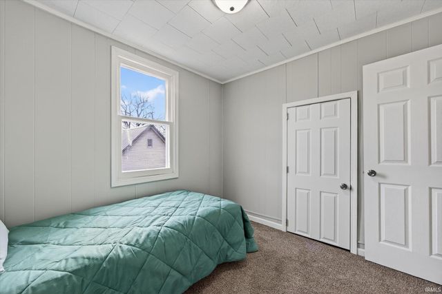 178 SE 7th Street, Linton, IN 47441