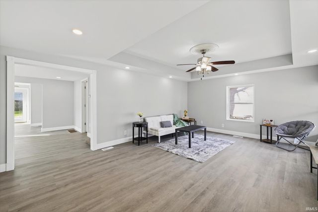 178 SE 7th Street, Linton, IN 47441