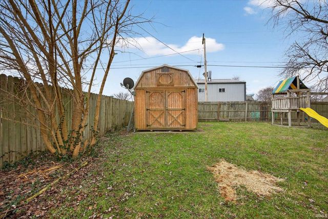 178 SE 7th Street, Linton, IN 47441