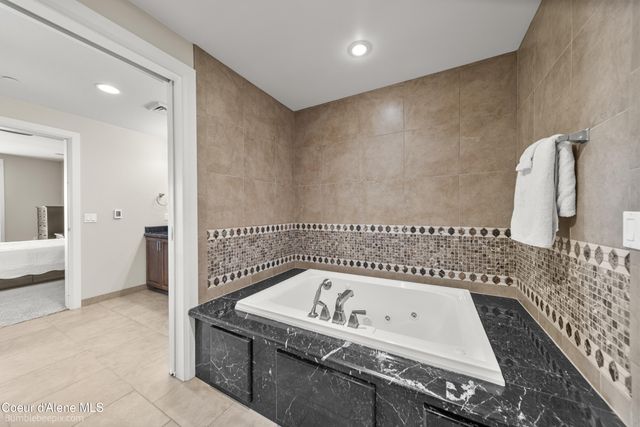 702 Sandpoint AVE, UNIT 7306, Sandpoint, ID 83864