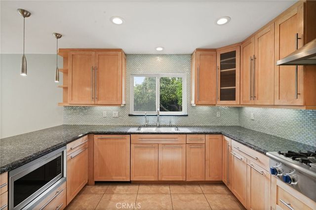 6215 Hesperia Avenue, Encino, CA 91316