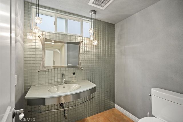 6215 Hesperia Avenue, Encino, CA 91316