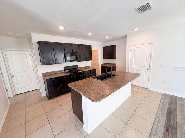 10225 MANGROVE WELL ROAD, Sun City Center, FL 33573