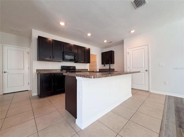 10225 MANGROVE WELL ROAD, Sun City Center, FL 33573
