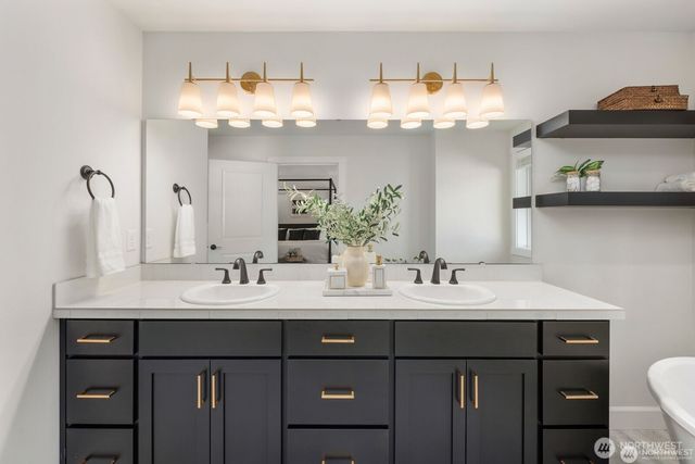 1409 60th Avenue NE, Tacoma, WA 98422