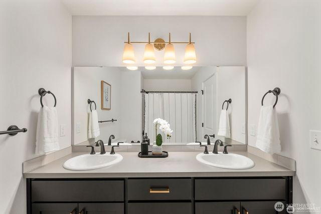 1409 60th Avenue NE, Tacoma, WA 98422