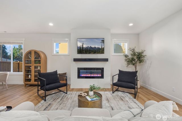 1409 60th Avenue NE, Tacoma, WA 98422