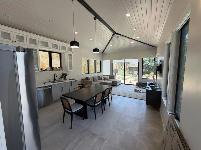 341 Hidden Pines Rd, Del Mar, CA 92014