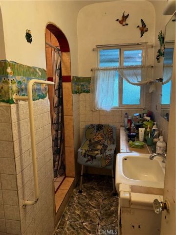 8453 Cypress, South Gate, CA 90280