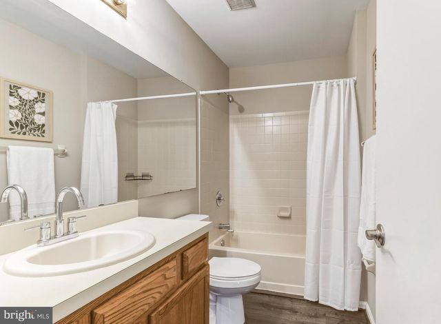 302-B WHARTON RD, Mount Laurel, NJ 08054