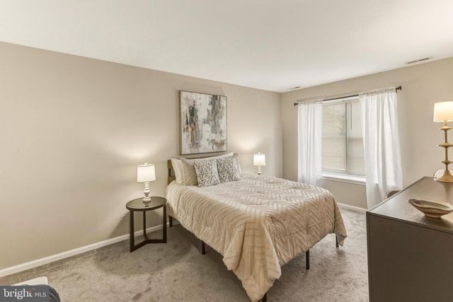 302-B WHARTON RD, Mount Laurel, NJ 08054