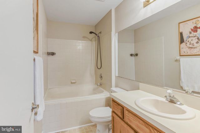 302-B WHARTON RD, Mount Laurel, NJ 08054