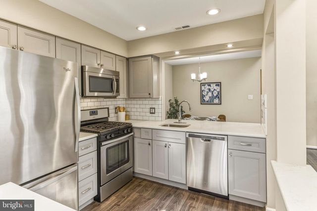 302-B WHARTON RD, Mount Laurel, NJ 08054
