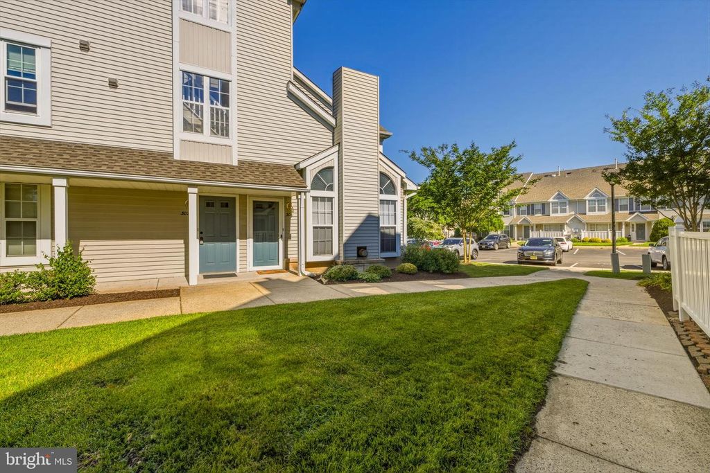 302-B WHARTON RD, Mount Laurel, NJ 08054