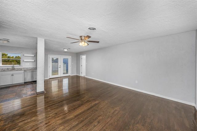 1707 NW 44th St, Lawton, OK 73505