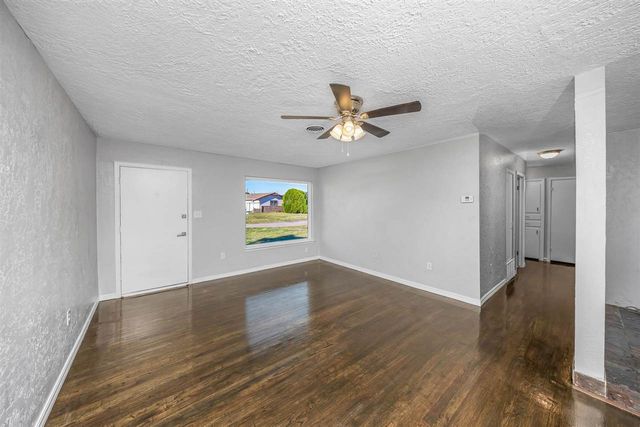 1707 NW 44th St, Lawton, OK 73505