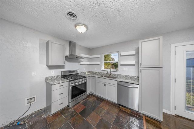 1707 NW 44th St, Lawton, OK 73505